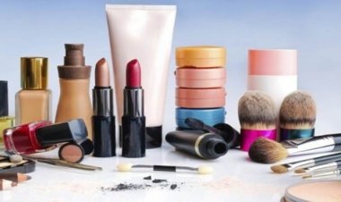 أغنى النساء بعالم مستحضرات التجميل.. كم تبلغ ثروتهن؟