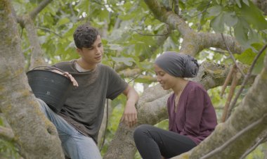 أبطال فيلم تحت الشجرة يحصدون جائزتي التمثيل في المهرجان الإفريقي للسينما والتليفزيون «فيسباكو»