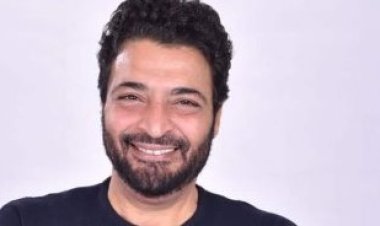 وصول حميد الشاعري إلى الرياض لحضور احتفالية 80 عام هاني شنودة