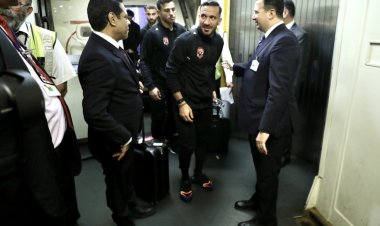 بعثة الأهلي تصل مطار جوهانسبرج .. والسفير المصري في استقبالها