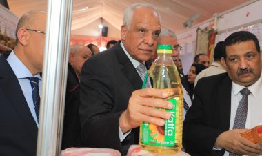 محافظ الجيزة يفتتح معارض «أهلاً رمضان» بإمبابة والوراق