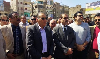 محافظ الشرقية يُؤدى واجب العزاء للنائب مجدي عاشور في وفاة كريمة شقيقته