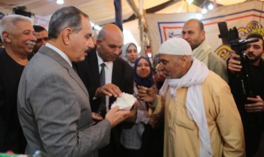 محافظ كفرالشيخ يفتتح معرضا للمواد الغذائية بمناسبة شهر رمضان ويشيد بمحتوياته