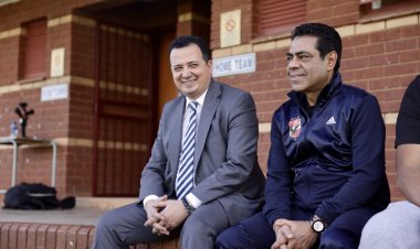 قبل لقاء صن داونز.. سفير مصر يحضر مران الأهلي في جنوب إفريقيا