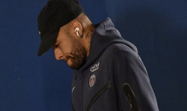 باريس سان جيرمان يعلن خضوع نيمار لعملية جراحية في الدوحة