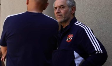 «كهربا» يقود هجوم الأهلي أمام القطن الكاميروني