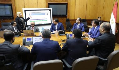 وزير الصحة يتابع مؤشرات انتظام العمل بالمنظومة الإلكترونية للمبادرات الصحية
