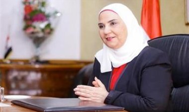وزيرة التضامن تستعرض الخدمات العلاجية للخط الساخن لصندوق مكافحة الإدمان