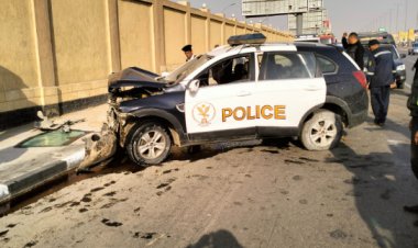 إصابة 3 شرطيين في اصطدام سيارة شرطة بالرصيف على طريق «مصر -السويس»  الصحراوي