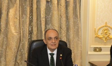 رئيس لجنة مشروعات بالنواب: عربة الفول خارج قانون وحدات الطعام المتنقلة