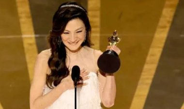 صنعت التاريخ الفني لأول مرة.. ميشيل يوه تحصد جائزة أفضل ممثلة في الأوسكار 2023