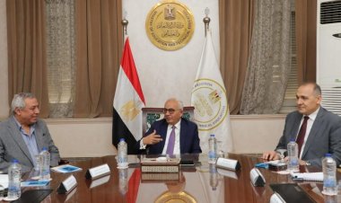 وزير التعليم يبحث مع وفد الوكالة الأمريكية التوسع فى مدارس المتفوقين