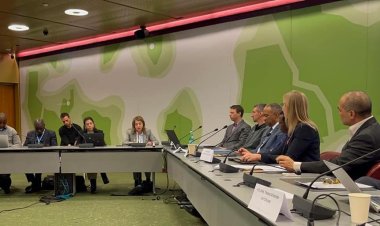 جيجا: تحديد وتمويل الاتصال المدرسي الهادف (GIGA)