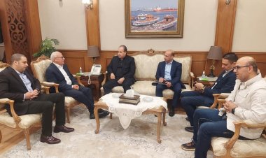 محافظ بورسعيد يستقبل رئيس مجلس إدارة مجموعة مكسيم للاستثمار لبحث سبل التعاون