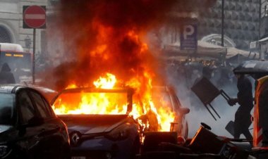 عقب مباراة نابولي وفرانكفورت..  القبض على عدد من المشجعين بعد أعمال شغب