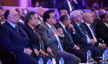 وزير الطيران المدني يشيد بجهود وزير الصحة وإسهاماته في الارتقاء بالمنظومة الصحية