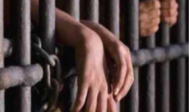 حبس بائع متجول تعدى على موظف أثناء حملة إزالة في قنا