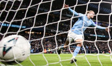 هالاند يهدد رقم صلاح التاريخي في الملاعب الإنجليزية