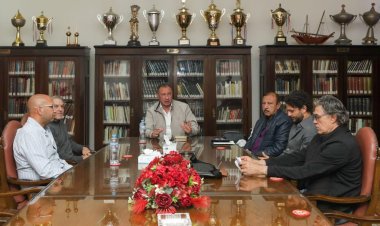 الخطيب يجتمع مع كولر ويناقش تقييم المرحلة الماضية لفريق الأهلي