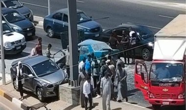 إصابة 4 أشخاص في حادث تصادم سيارتين بالجيزة