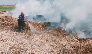 صور| السيطرة على حريق هائل نشب داخل عصارة قصب في قنا