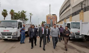 محافظ الدقهلية يشهد تسليم الدفعة الأخيرة من معدات النظافة وتحسين البيئة