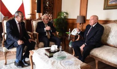 محافظ بورسعيد يستقبل نقيب المعلمين ورئيس اتحاد المعلمين العرب