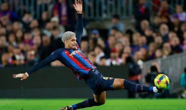 برشلونة يُعلن إصابة نجم الدفاع