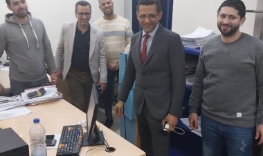 عاجل.. خالد البلشي يصل إلى نقابة الصحفيين في أول يوم عمل