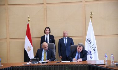 وزير النقل يشهد توقيع البروتوكول التنفيذي لافتتاح برامج أكاديمية مصر  للنقل السككي