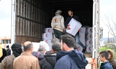 الهلال الأحمر الإماراتي يوزع المير الرمضاني على متضرري زلزال سوريا