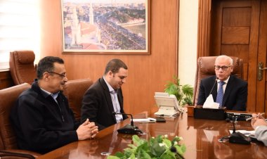 محافظ بورسعيد يتابع سير العمل بالمشروعات الجاري تنفيذها بالمحافظة