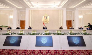 الرئيس السيسي يجتمع مع «مدبولي» وأعضاء الحكومة بالعاصمة الإدارية