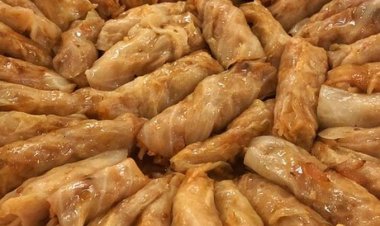 طبق اليوم.. طريقة عمل محشي الكرنب والفراخ المحمرة وشوربة لسان العصفرر