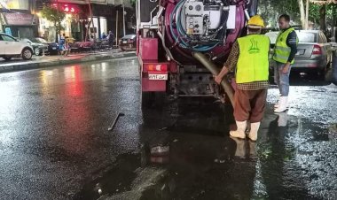 محافظ الجيزة يتابع جهود عمليات شفط مياه الأمطار وتسهيل حركة المرور