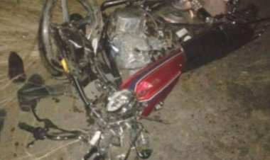 بالأسماء.. إصابة شاب وطفل إثر انقلاب موتوسيكل في قنا