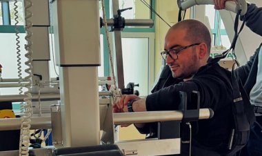 «بعد فقدانه القدرة على المشي».. نجل المطرب محمد ثروت: أي حاجة بعد الصحة «رفاهية»