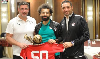 منتخب مصر يحتفل بإنجاز صلاح التاريخي مع ليفربول والفراعنة | صور