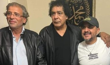 بعد ظهوره بحذاء فردة وفردة.. محمد منير يتعرض للسخرية على السوشيال ميديا