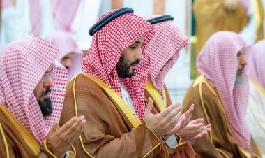 ولي العهد السعودي يزور المسجد النبوي ومسجد قباء