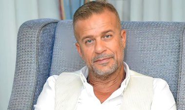 شريف منير: «اللي بيتريق عليا وعلى وطنيتي يتفلق .. ومكانه الزبالة»