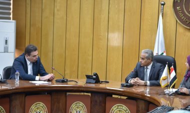 وزير القوى العاملة يلتقي وفداً من «الإتحاد الأوروبي» لبحث تنمية مهارات العِمالة المصرية
