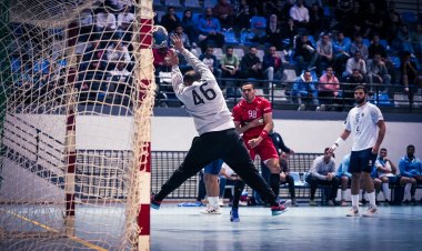 «يد الأهلي» يضرب موعدا مع الزمالك في نصف نهائي كأس مصر