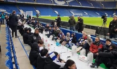 تشيلسي ينظم إفطارًا جماعيًا للمسلمين بملعب «ستامفورد بريدج» | صور