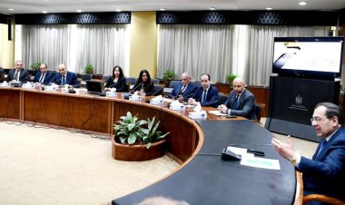 رئيس البورصة المصرية: الأسهم المقيدة بشركات قطاع البترول تعكس فرص استثمارية متميزة