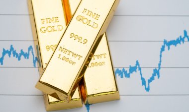 الذهب يخسر 1.1 دولار في المعاملات الفورية والعقود ترتفع