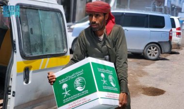 مركز الملك سلمان للإغاثة يوزع أكثر من 169 طناً من السلال الغذائية بمأرب