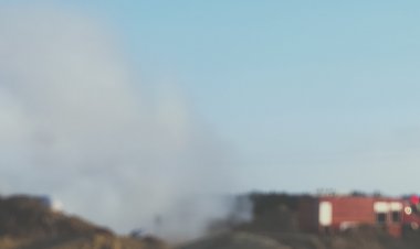 شاهد اللحظات الأولى لحريق بأرض فضاء خلف نادي البولو بأكتوبر