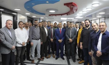 نائب محافظ المنيا يشارك الإفطار مع الأطقم الطبية بمستشفي التأمين الصحي