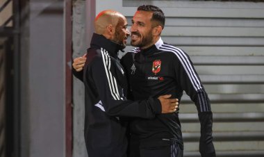 رباعي الأهلي ينتظم في التدريبات.. وكولر يحاضر اللاعبين